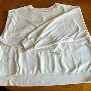 Universal Threads Women's Fleece Sweatshirt
Off-White 2X